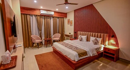 The Emerald Room Type - Deluxe Room with Hill View
