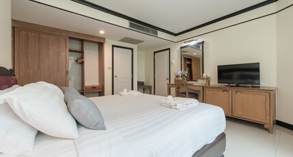 Siam Mandarina Hotel Room Type - Executive Suite with Airport View