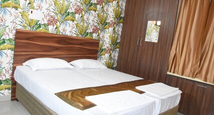 The Royals Homestay Room Type - Semi-Deluxe (Common Bathroom)