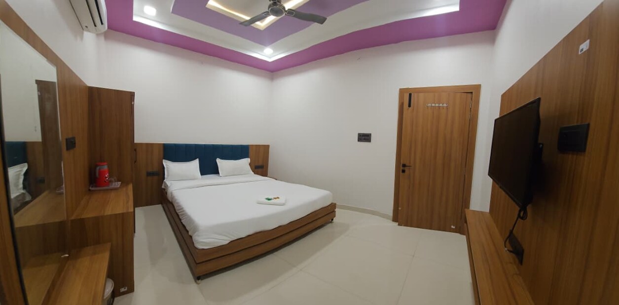 Hotel Sagar and Restaurant - Tap to explore photos