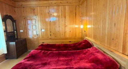 Shoja Pinecone Room Type - Apple