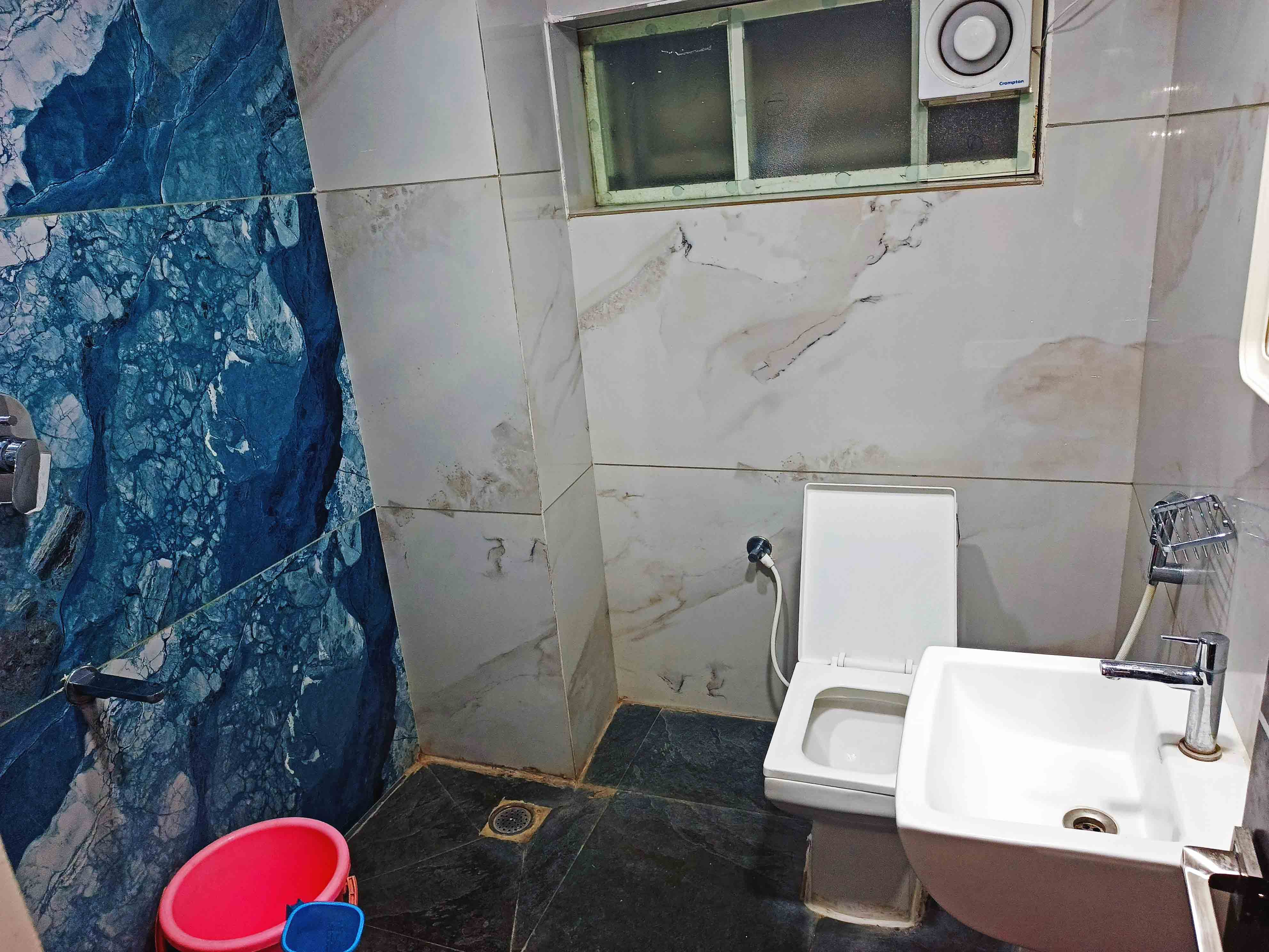Hotel Palika - Tap to explore photos