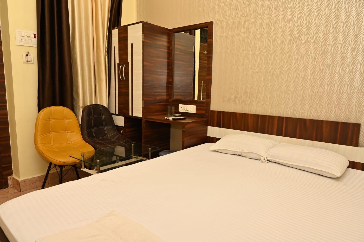 Hotel Sri Sai Inn - Tap to explore photos