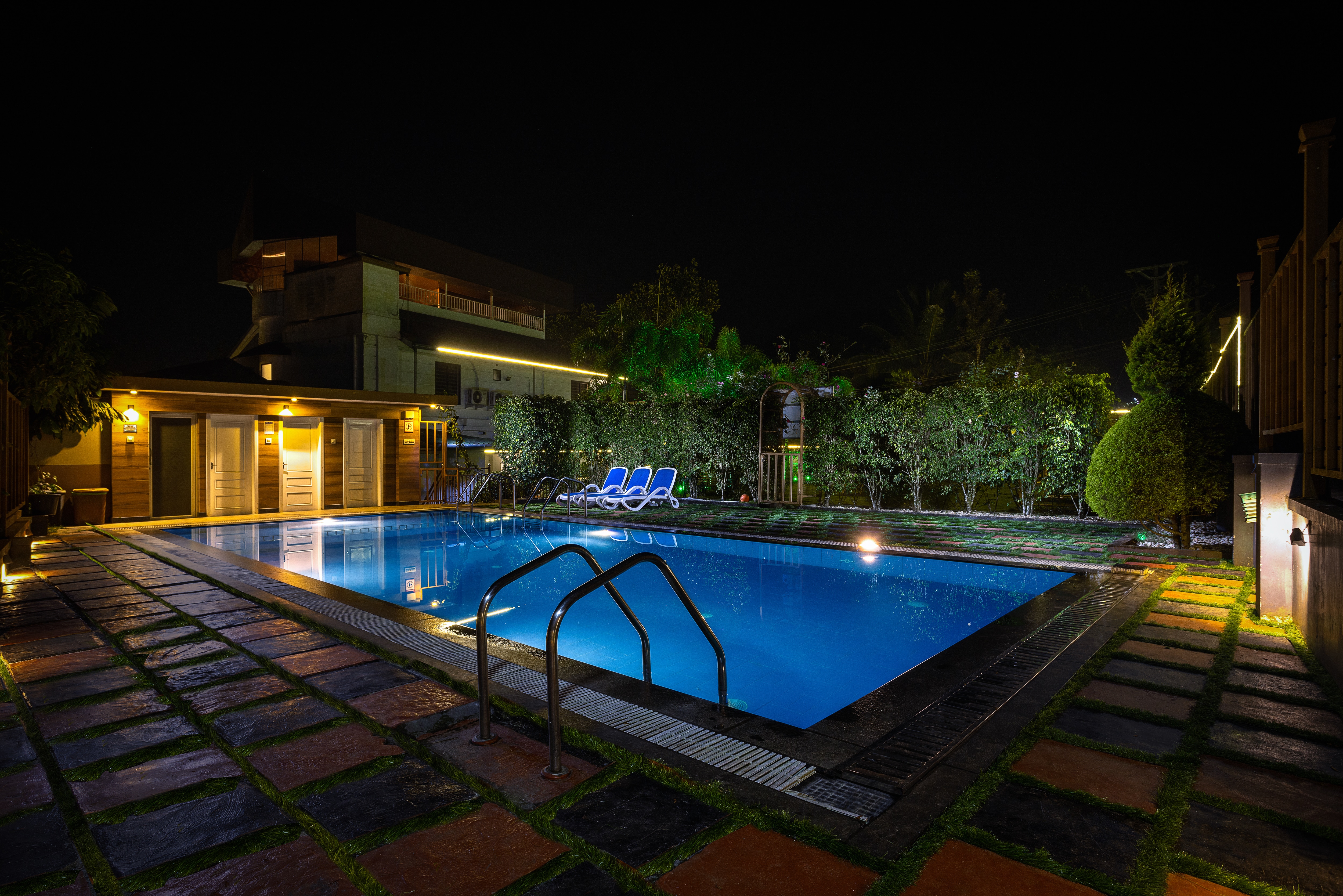 Star Emirates Luxury Resort And Spa - Tap to explore photos
