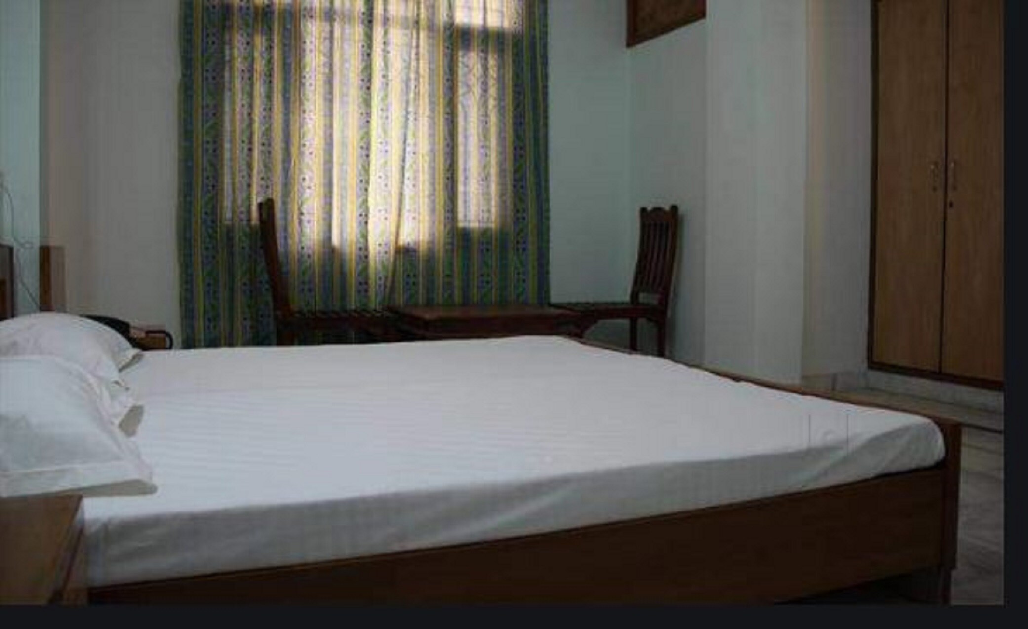 Hotel En Casa - Tap to explore photos