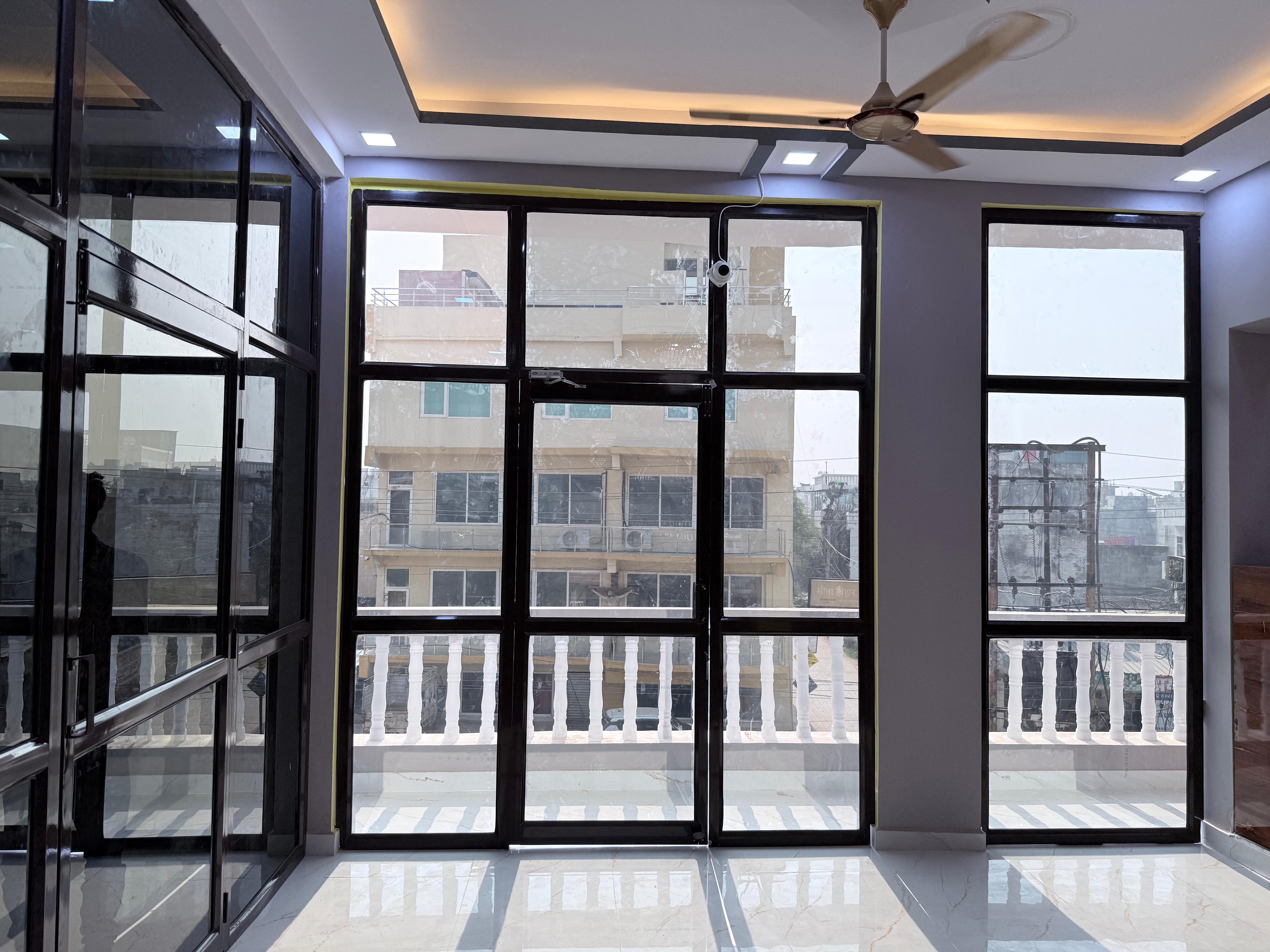 Cozy Stay by Drip Inn | Shukla Chauraha | Jankipuram - Tap to explore photos