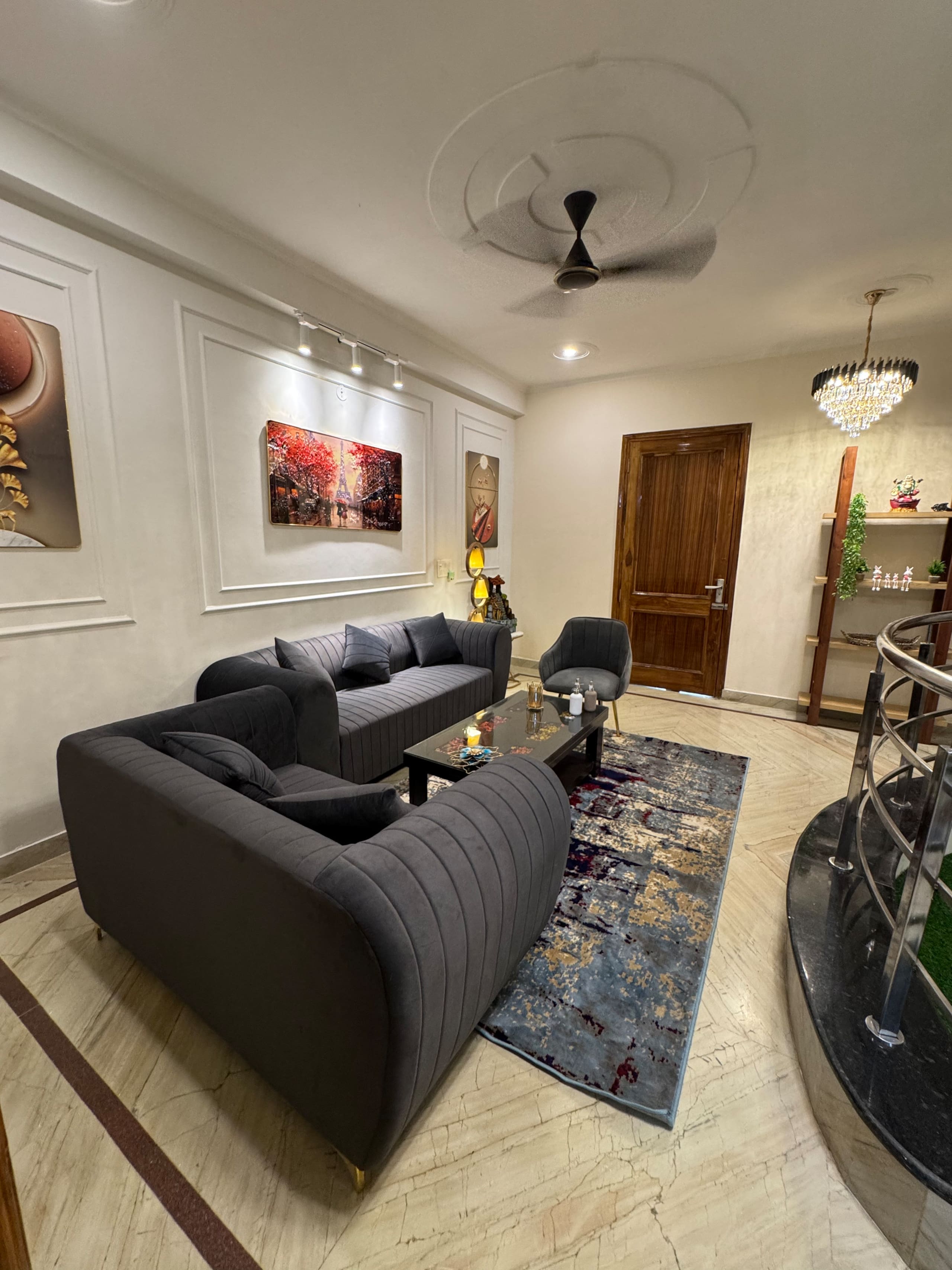 Luxury 3bhk apartment in Noida 2 - Tap to explore photos