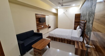 Hotel RK Palace Room Type - Deluxe Room