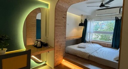 Joeys By The Ganges Room Type - Ganga View Room Without Balcony