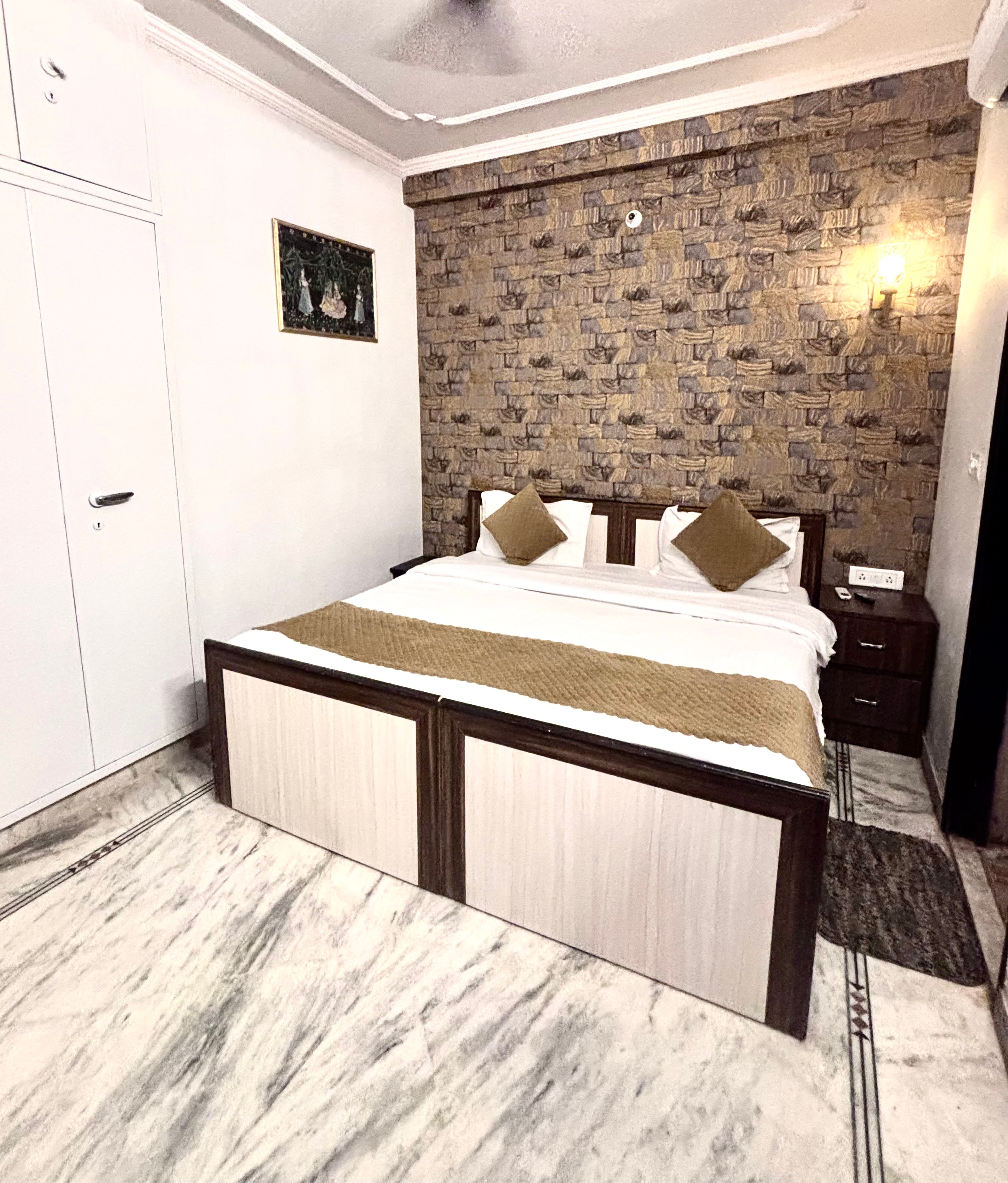 Shiv Pratap Residency - Tap to explore photos