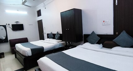 Hotel Blue Star Room Type - Family Room Four Bed Ac