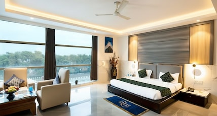 Hotel Delhi 37 by Star Group Room Type - Premium Suite With Free Airport Drop Hotel Delhi 37 by Star Group Room Type - Premium Suite With Free Airport Drop