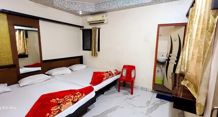 Hotel Sai Murli Chandra Room Type - Four Bed Room A.C.
