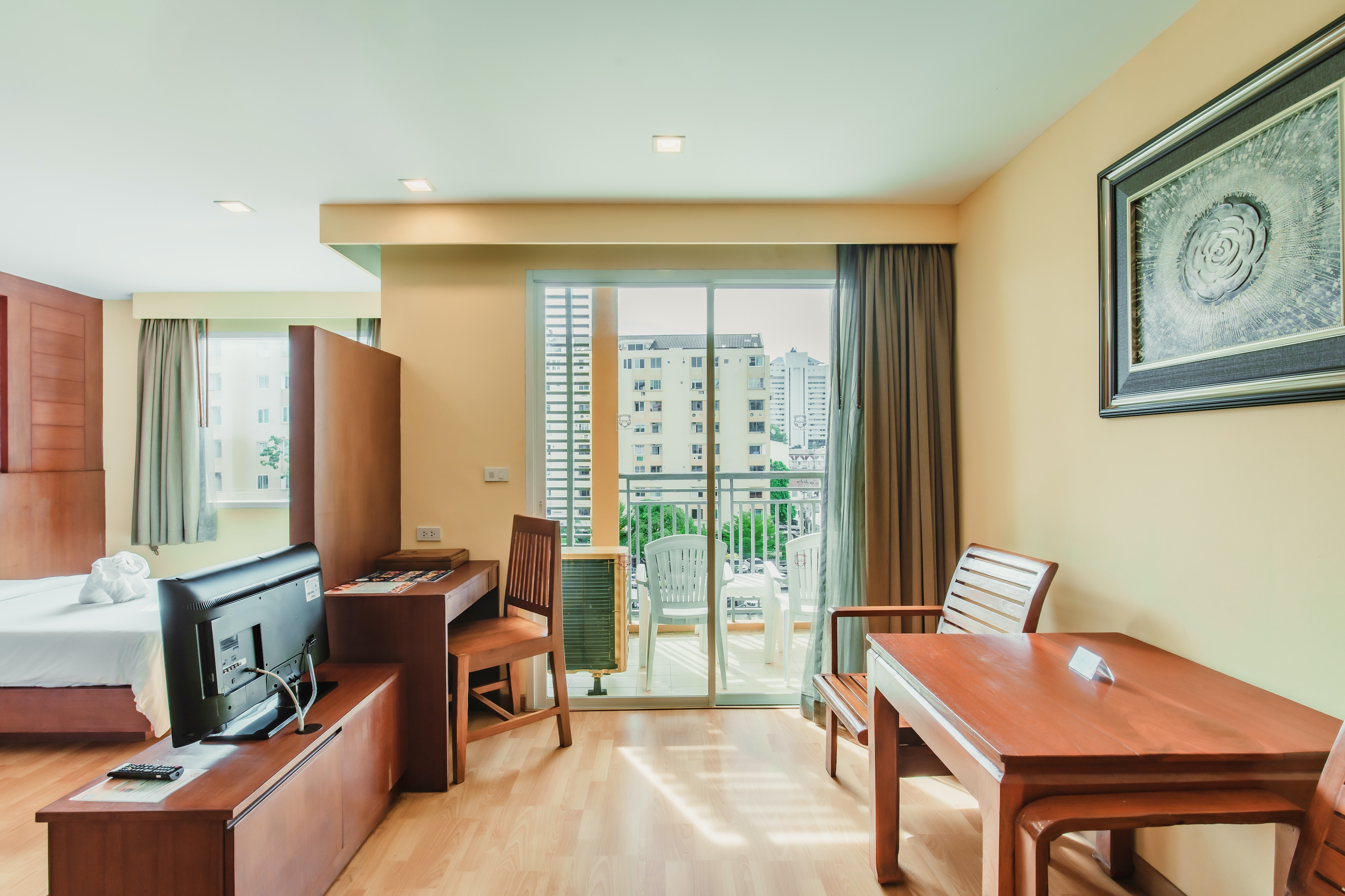 Elite Suites Patong  - Tap to explore photos