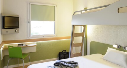 ibis budget Metz Technopole Room Type - Room for 3 people with 1 double bed and 1 single bed