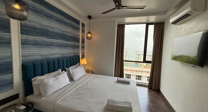 Palm Breeze Hotel - Colaba Room Type - Deluxe Sea View Room