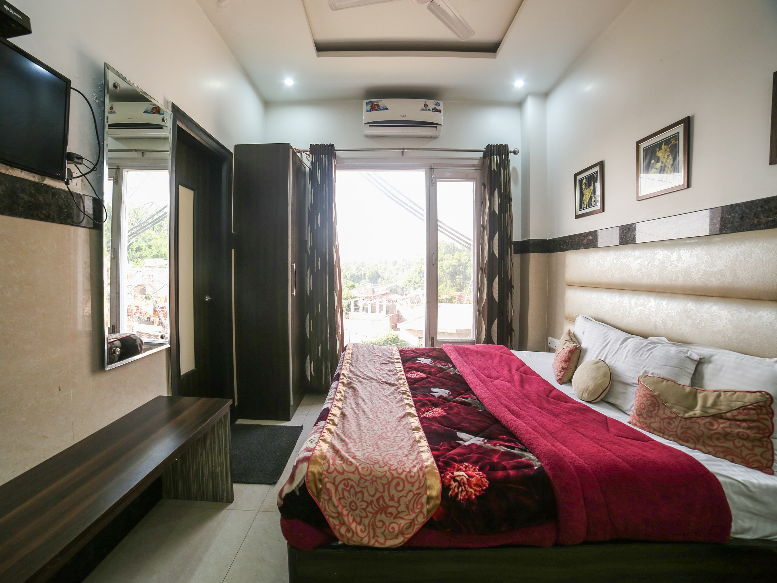 Hotel New Red Rose  - Tap to explore photos