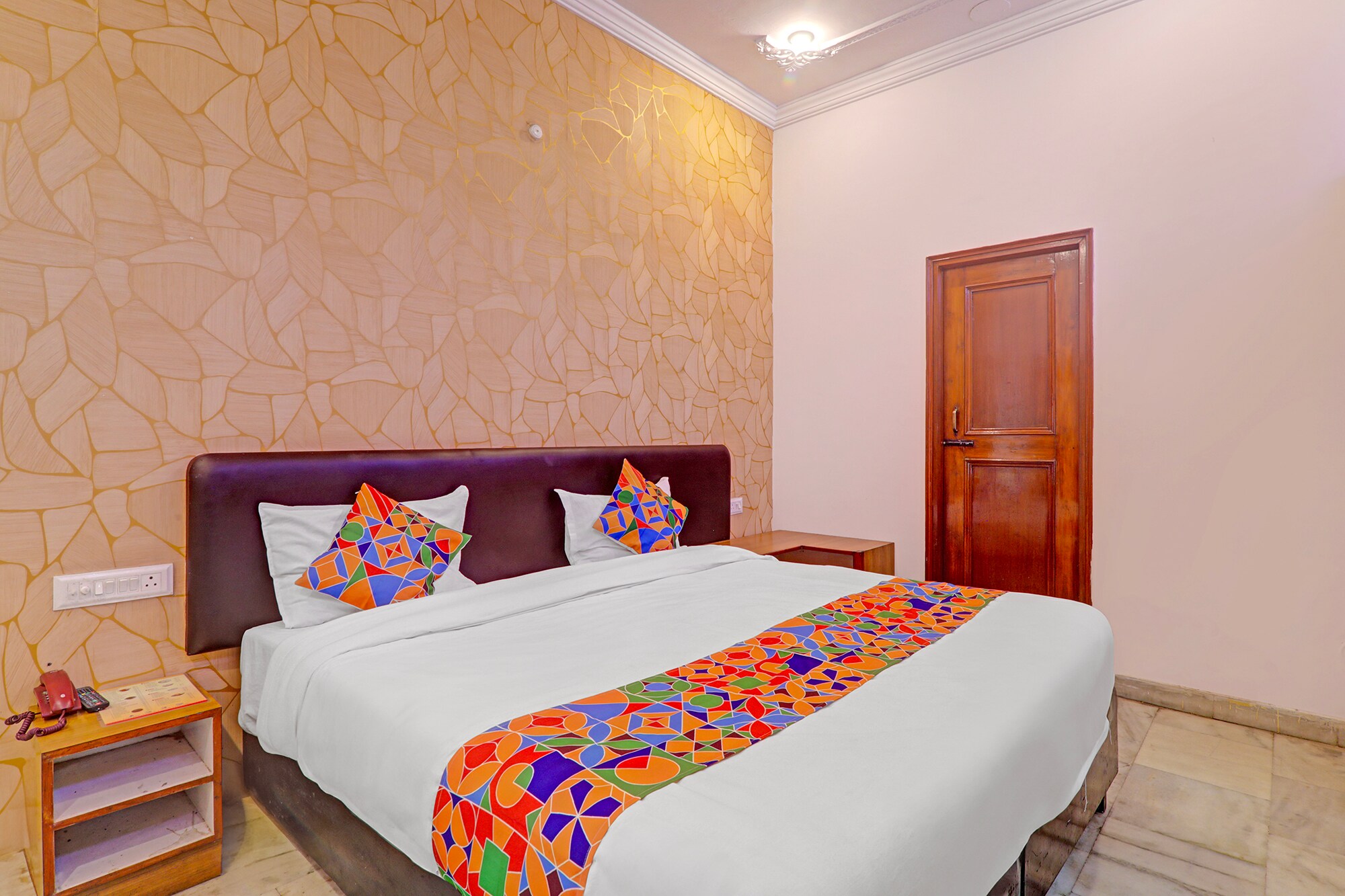 Via Anant - Tap to explore photos