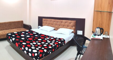 Hotel Pragati Room Type - Superior Room