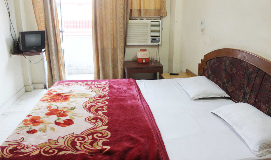 Hotel Lions  - Tap to explore photos