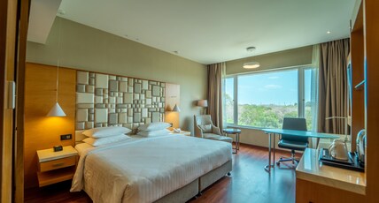 Courtyard by Marriott Madurai Room Type - Premium, Guest room, 1 King