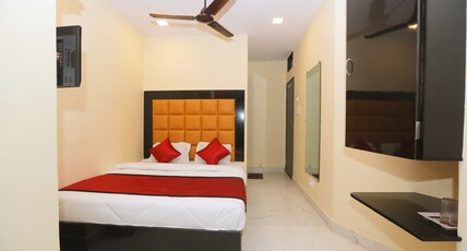 Hotel Janata Room Type - Deluxe Triple Room with Sea View