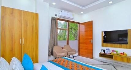 Hotel Param Continental Room Type - Superior King Room