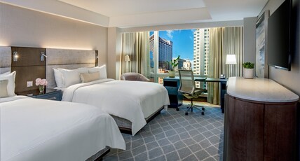 InterContinental BOSTON Room Type - 2 Queen Greenway View