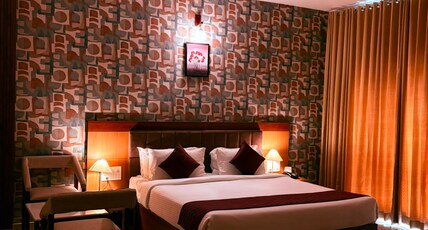 HOTEL FLORAL PALACE Room Type - Deluxe Double Room