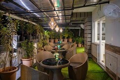 Rooms of Solaraa Inn