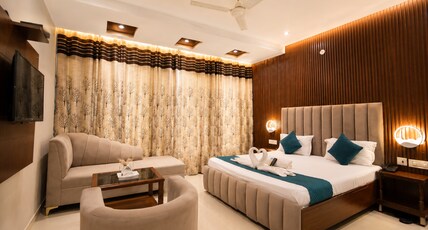 AT INN Room Type - Executive Suite with City View