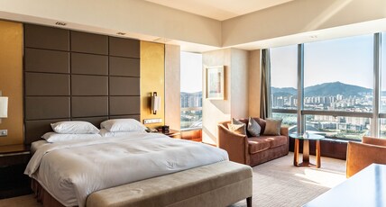 Crowne Plaza YANTAI SEA VIEW  Room Type - 1 Bedroom Suite Sea View