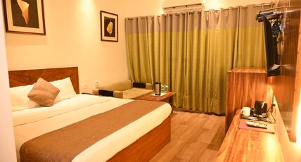 Jullundur Hotel Room Type - Deluxe Rooms