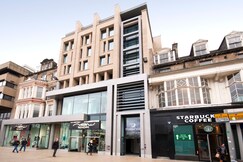 Premier Inn Edinburgh (Princes Street)