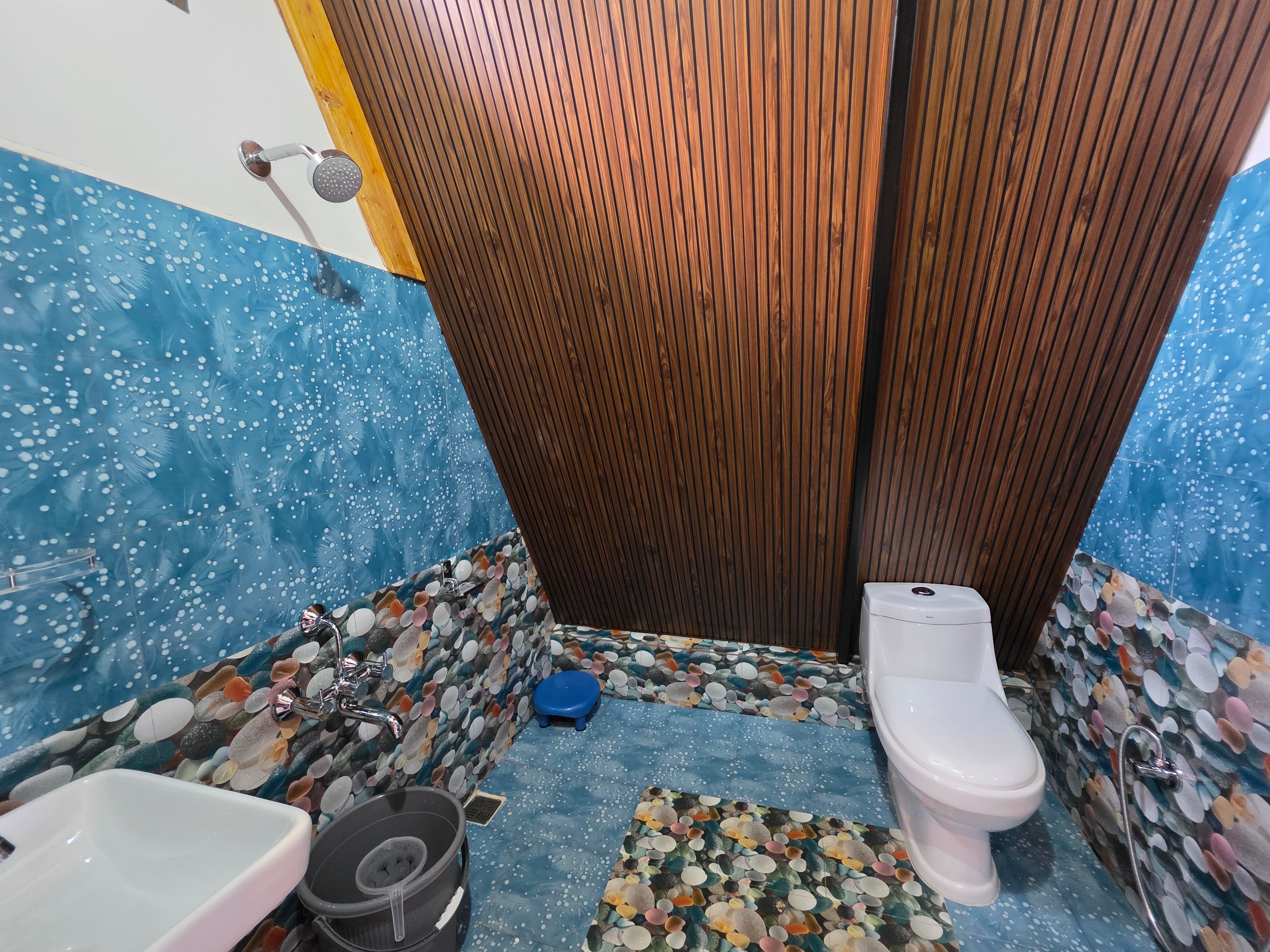 Ri Sohra Resort - Tap to explore photos