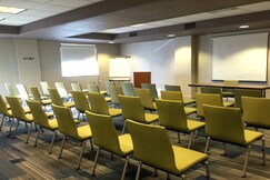 Holiday Inn Express WOODLAND