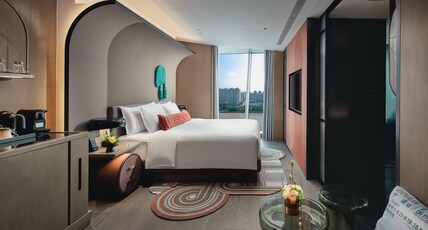 Hotel Indigo NINGBO RIVERSIDE Room Type - 1 King Standard River View