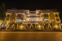 Treebo Premium Emerald Dove With Swimming Pool