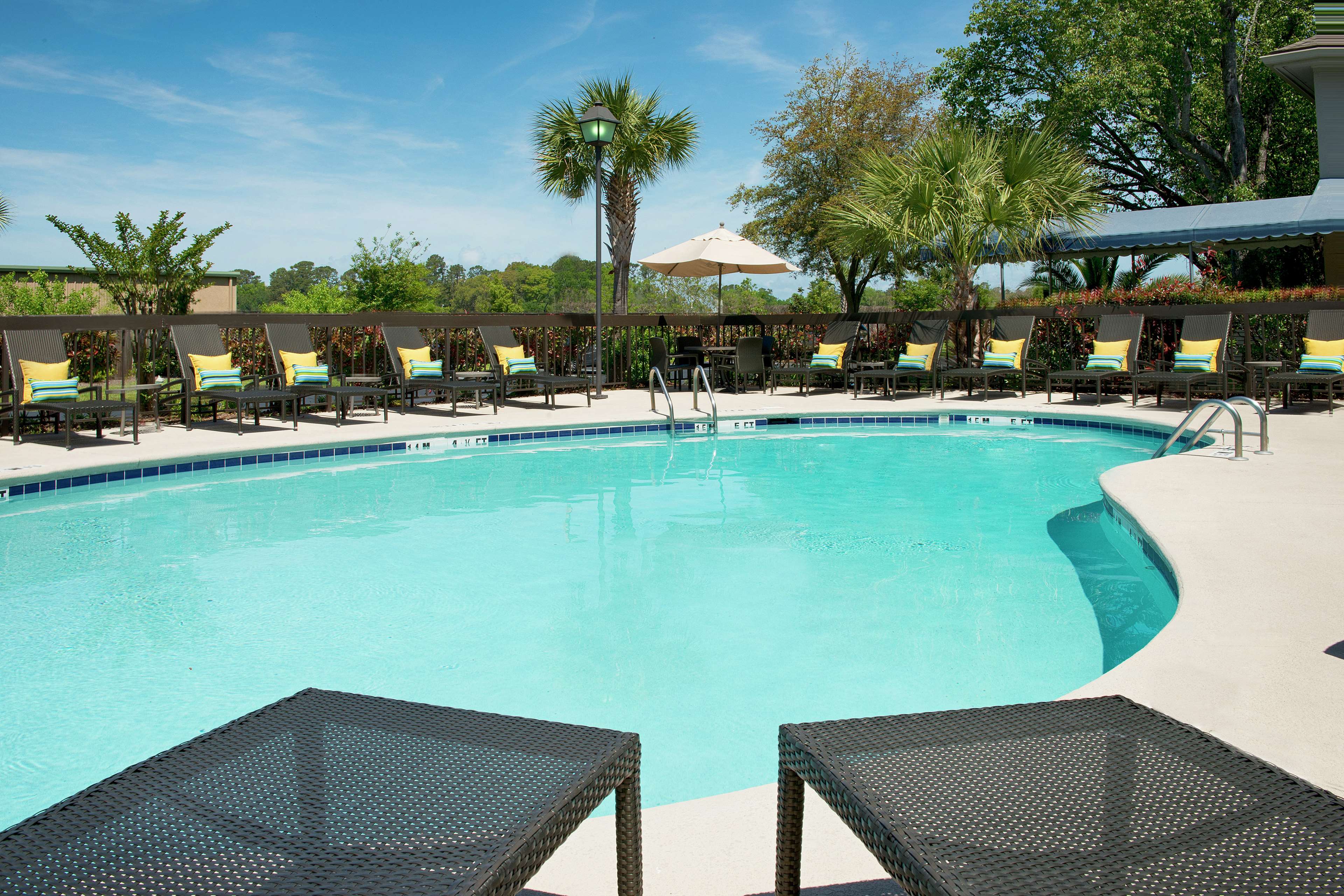 Hampton Inn Hilton Head - Tap to explore photos