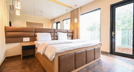 Solitaire Hotel Room Type - Executive Room with Balcony