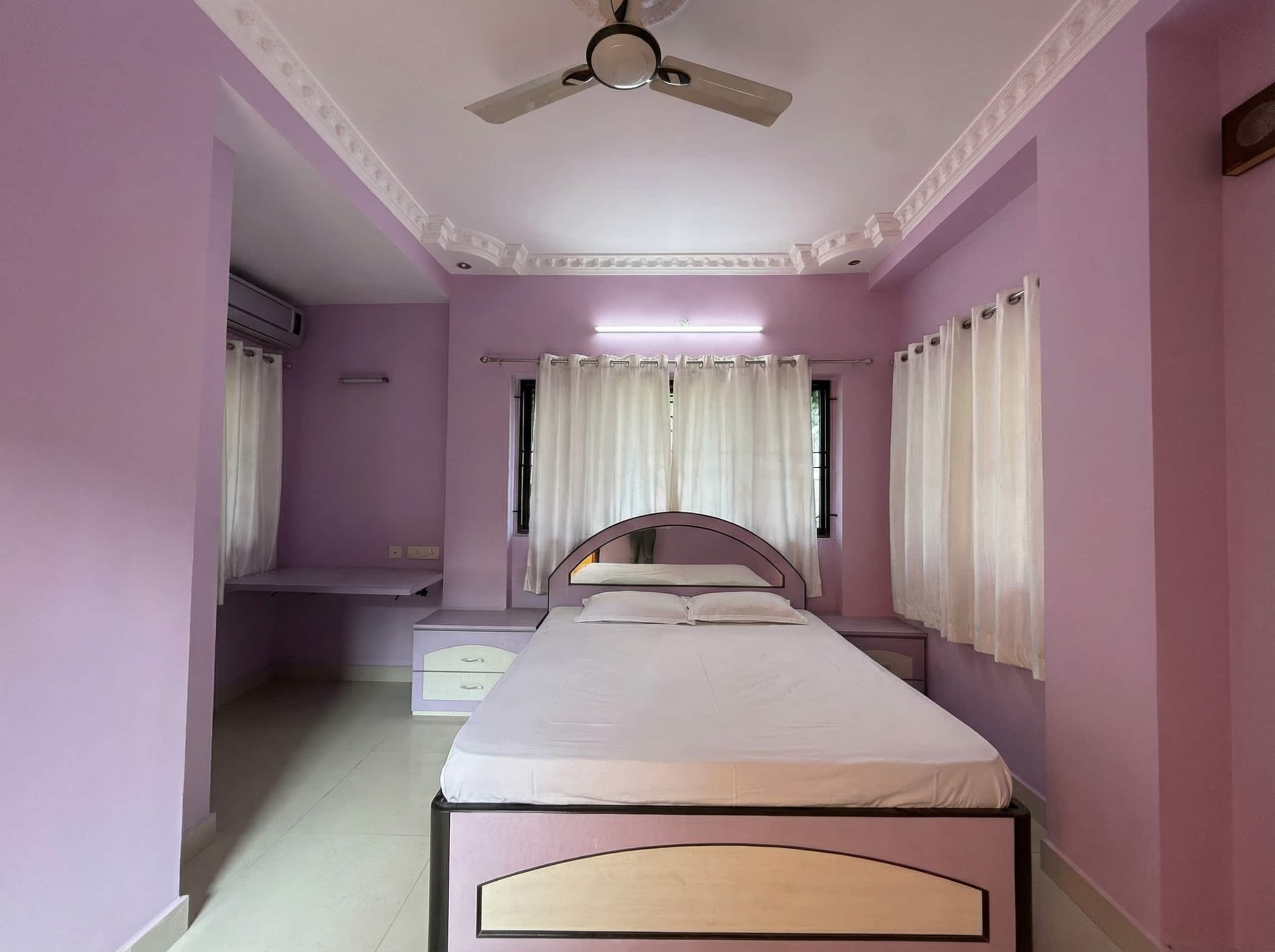 Summer House Pvt 1 RK with balcony 1st floor - Tap to explore photos