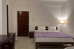 Serene Sunset View Studio Apartment in Ashvem