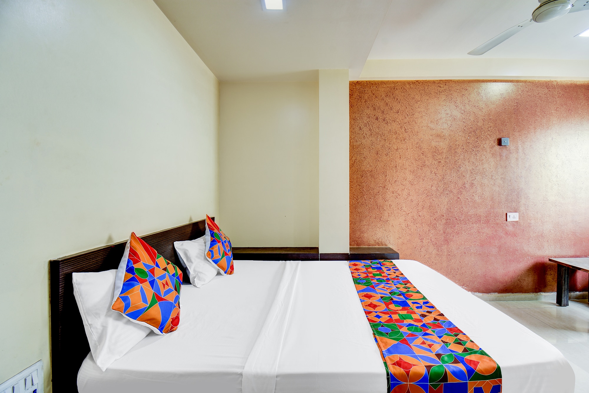 Via Sun N Shine - Tap to explore photos