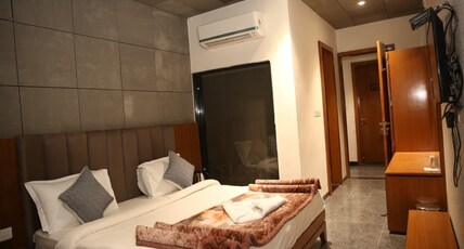 Nakshatra Resort & Garden Room Type - Premium Queen Suite Room Nakshatra Resort & Garden Room Type - Premium Queen Suite Room