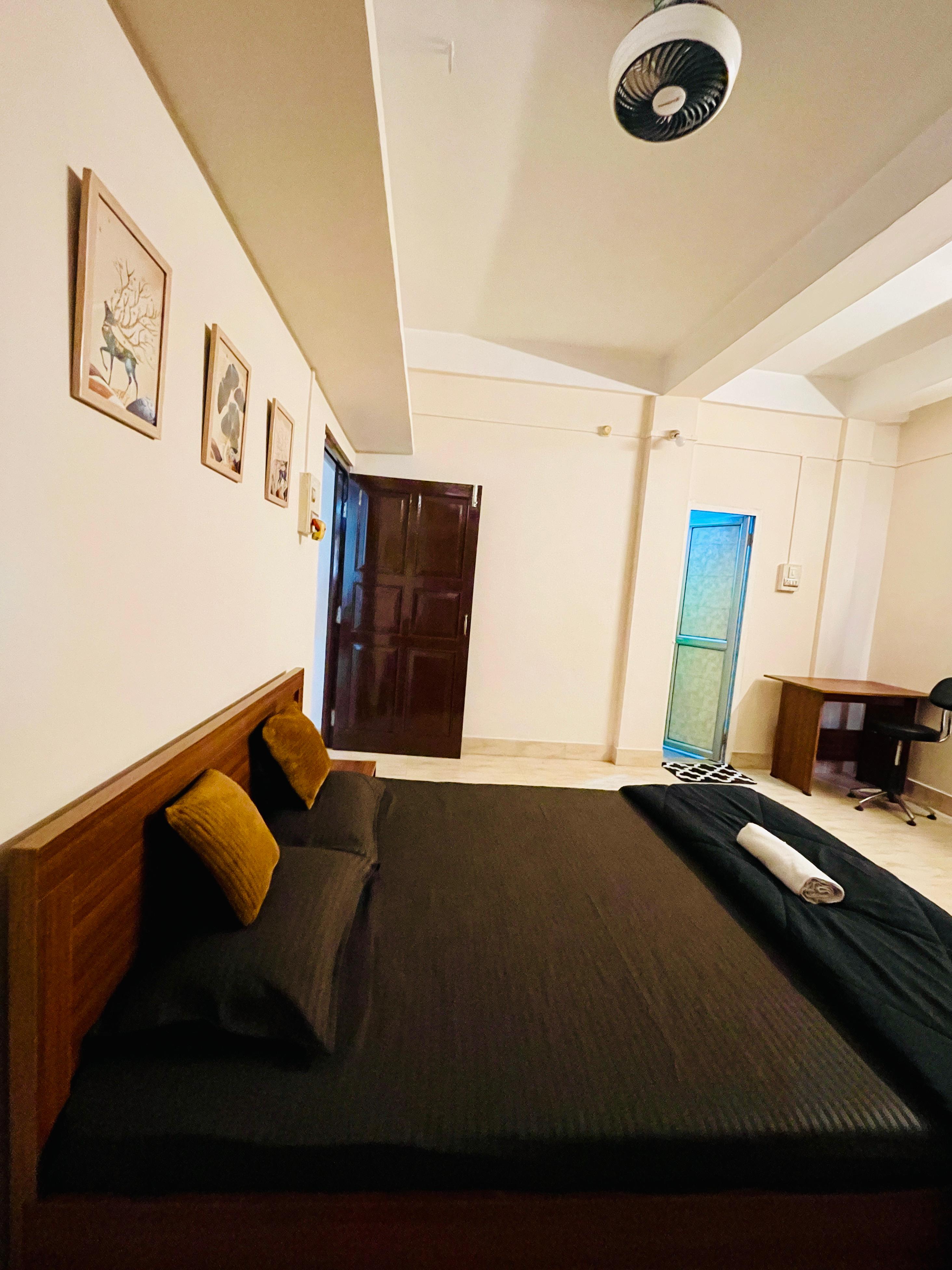 Aurora Inn - Tap to explore photos