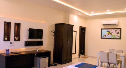 HOTEL SHANVI LANDMARK PANNA Room Type - SHANVI MINI SUITE ROOM
