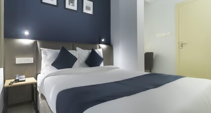 MAYFAIR TOWER Room Type - DELUXE