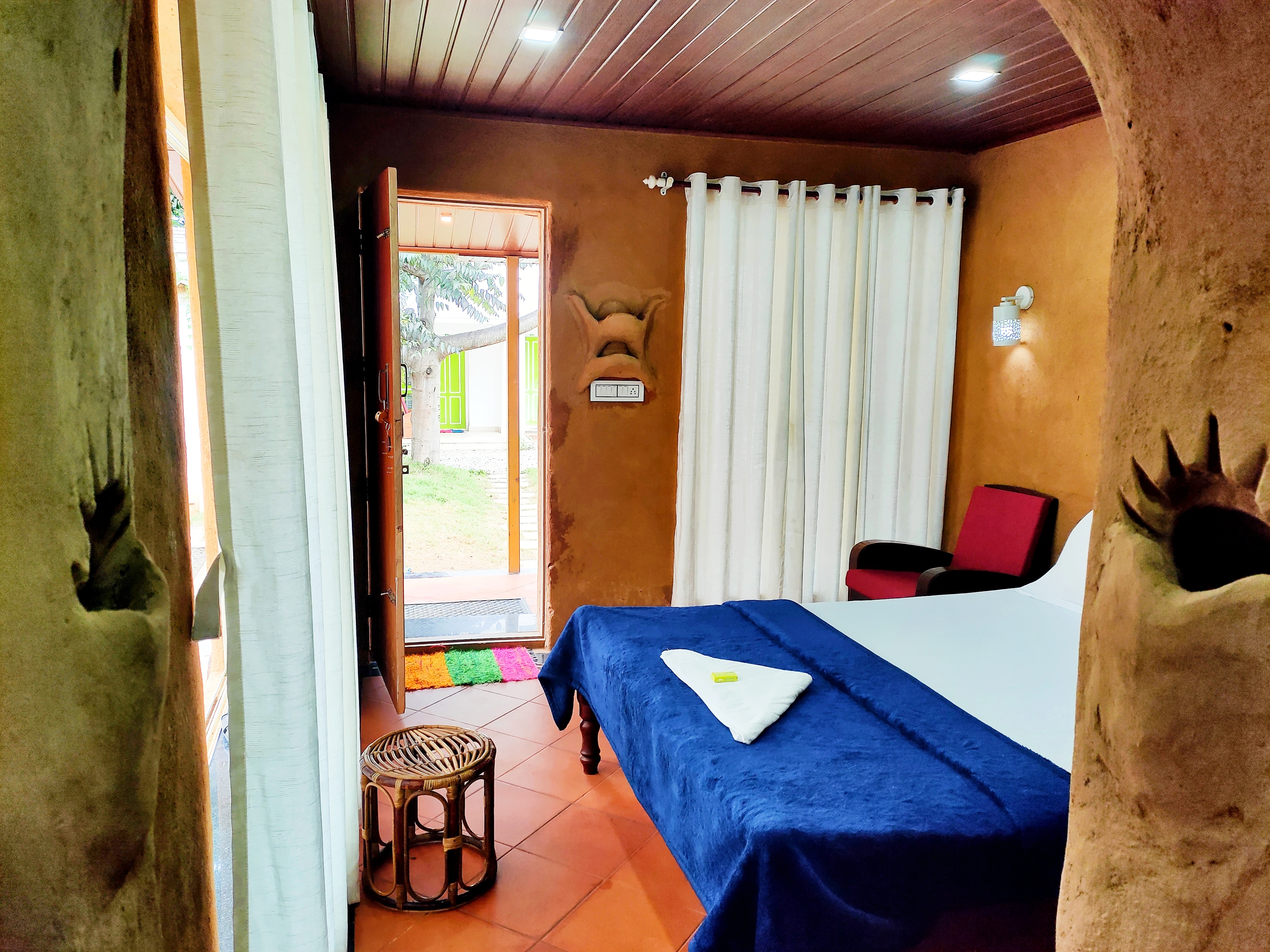 Marayoor Holidays | Rooms & Restaurant - Tap to explore photos
