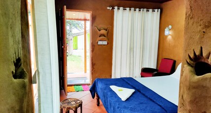 Marayoor Holidays | Rooms & Restaurant Room Type - Mud House