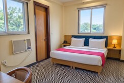 OnlyStay Snap Hotel
